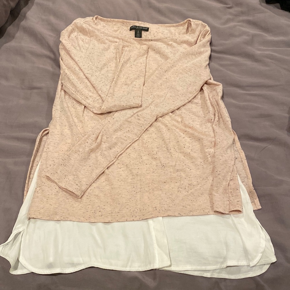 A Pea in the Pod Nursing Top (size S)